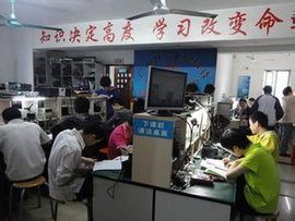 廣州聯(lián)合電腦維修學(xué)校 培養(yǎng)專業(yè)計(jì)算機(jī)維修人才